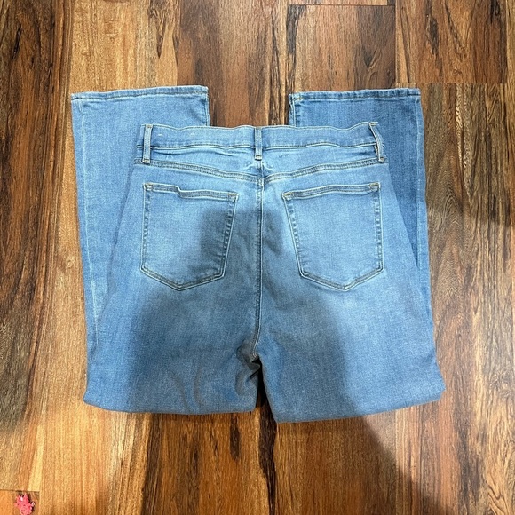 LOFT Women's Light Blue The Kick Crop Jeans EUC - Picture 2 of 7